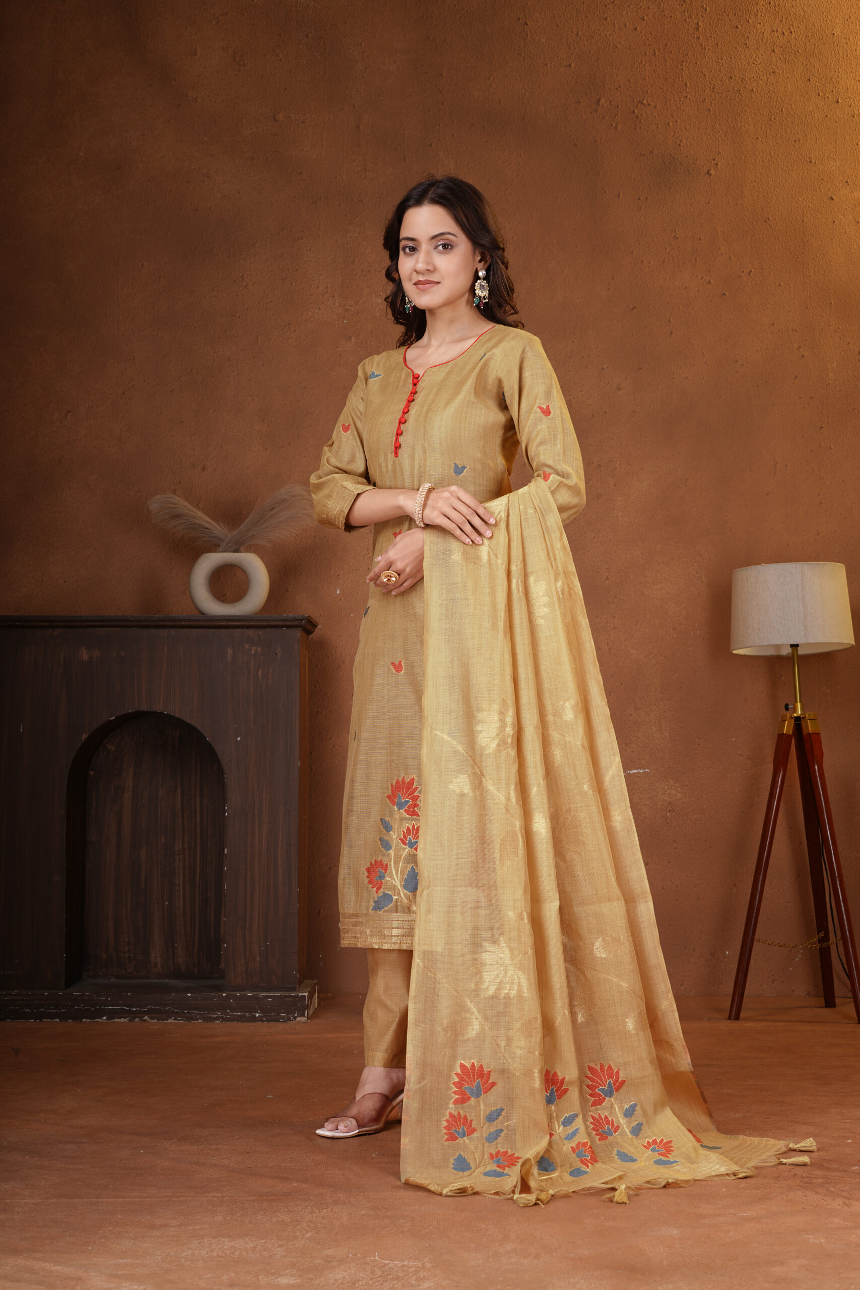 Vihaara Handwoven Jamdani